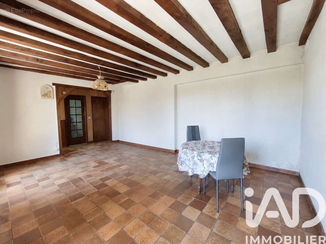 Maison 112 m² à Notre-Dame-De-L'isle  - photo 8
