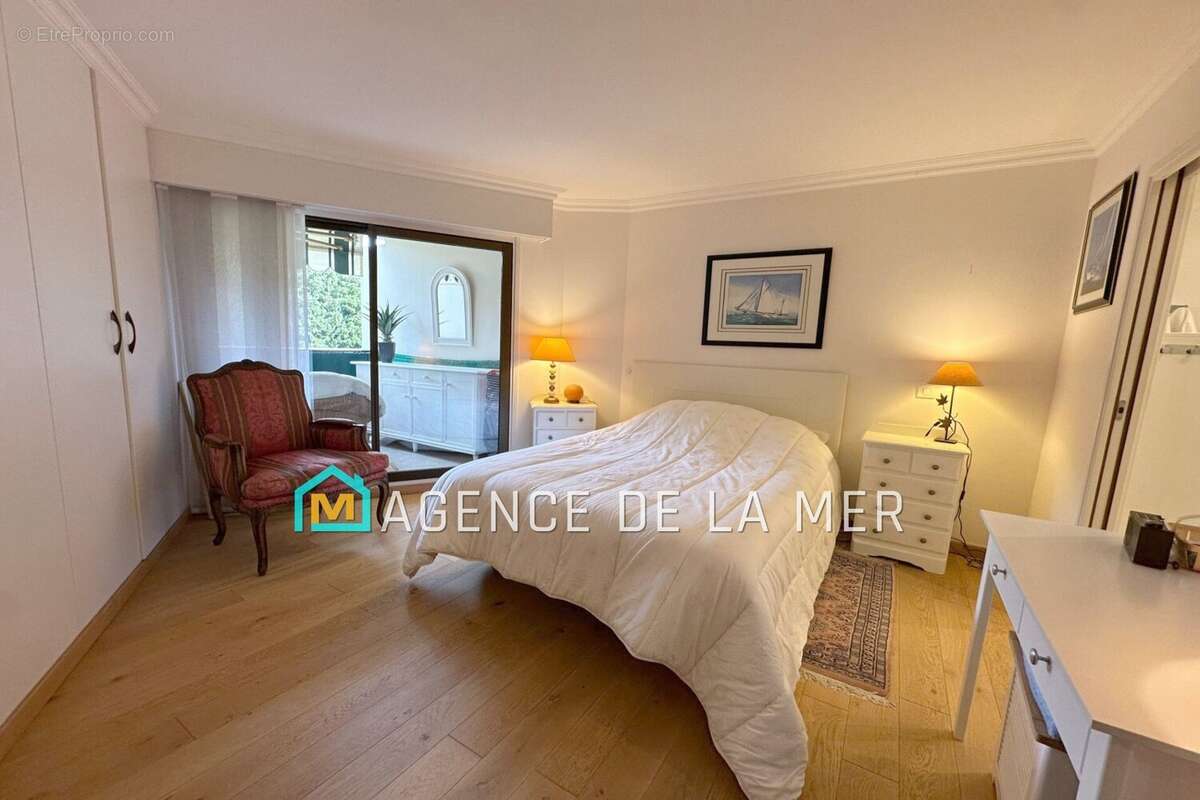 Appartement à MANDELIEU-LA-NAPOULE