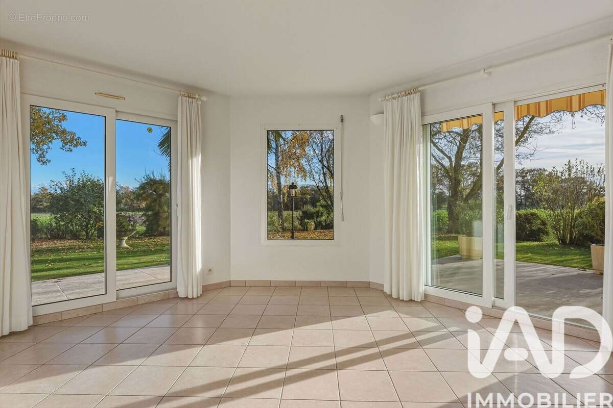 Photo 3 - Maison à PREVESSIN-MOENS