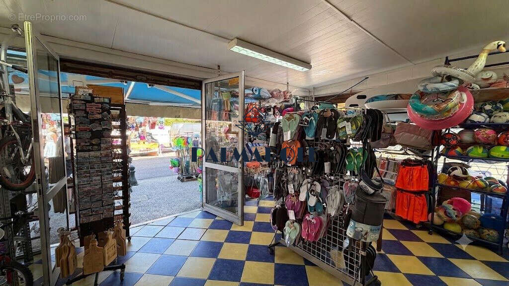 Commerce à SAINT-CYPRIEN