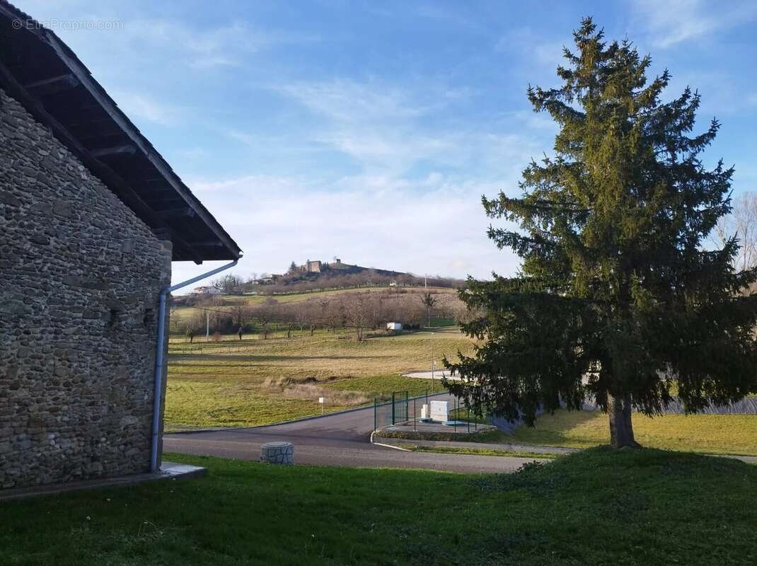 Maison à CHEVRIERES