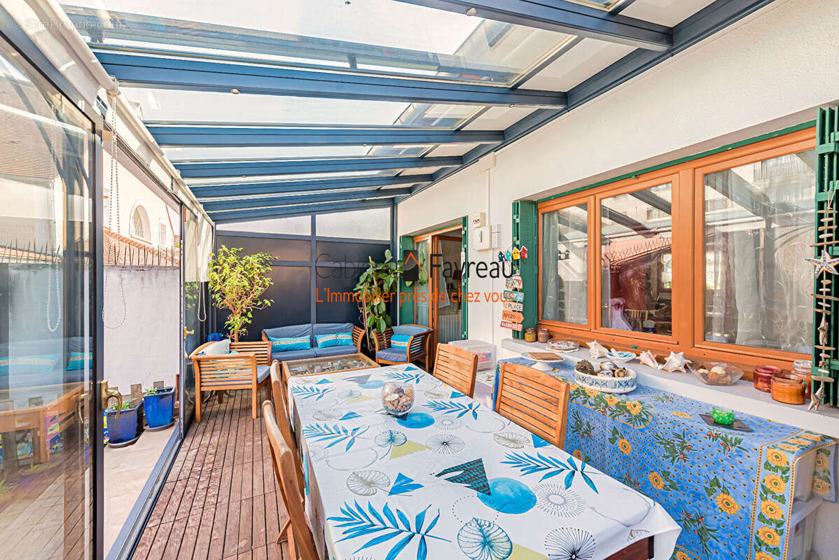 Maison à L'HAY-LES-ROSES