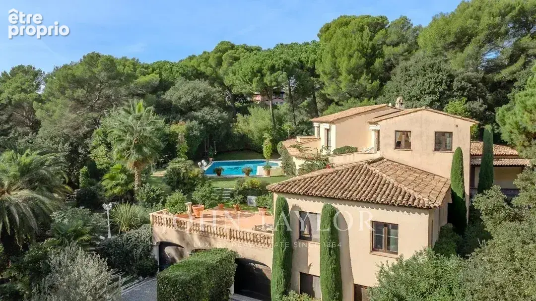 Une adresse confidentielle aux Parcs de Mougins - photo 1