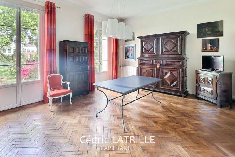 Maison Bourgeoise à vendre 11 pièces TARBES (65) - photo 5