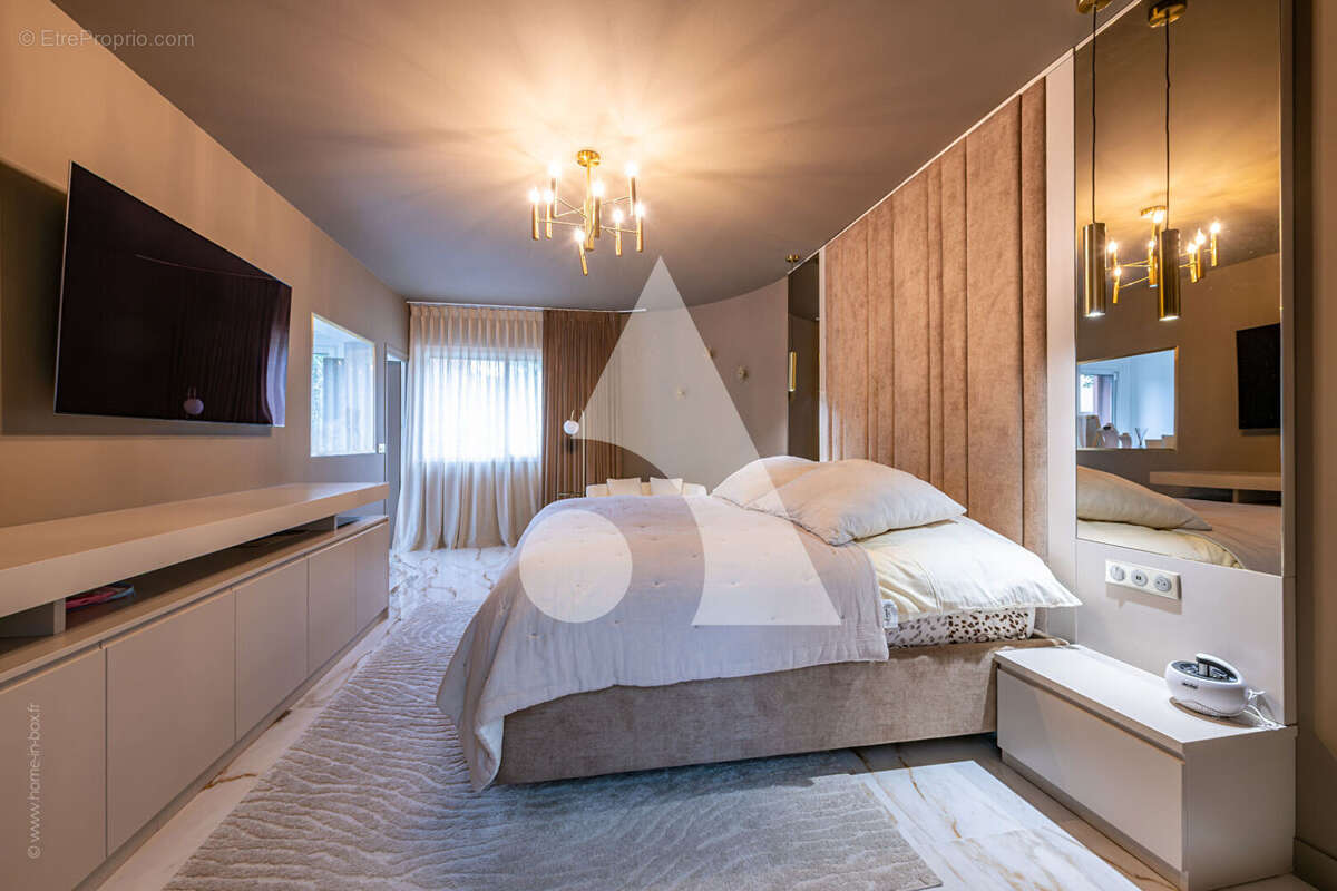 Maison à CHENNEVIERES-SUR-MARNE