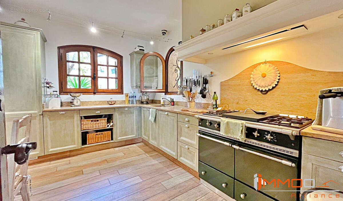 Maison à MANDELIEU-LA-NAPOULE