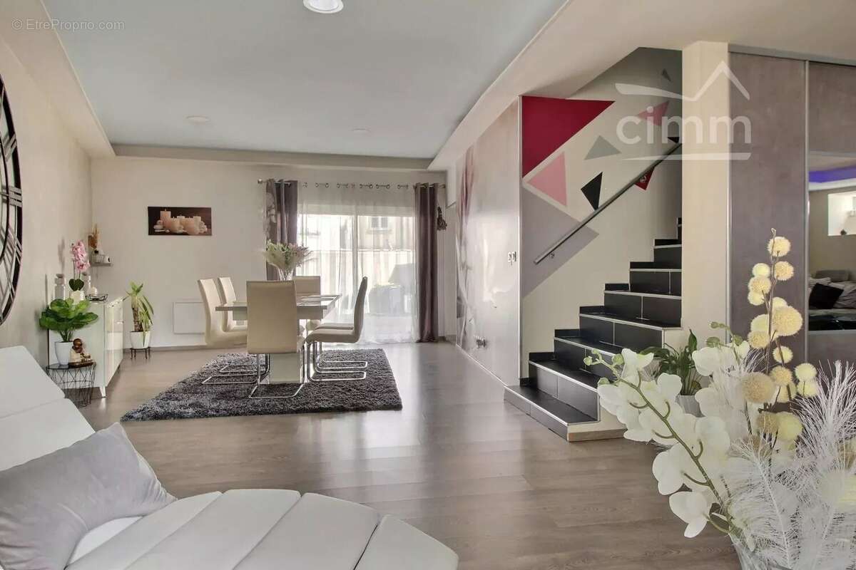 Maison à LES AIX-D'ANGILLON