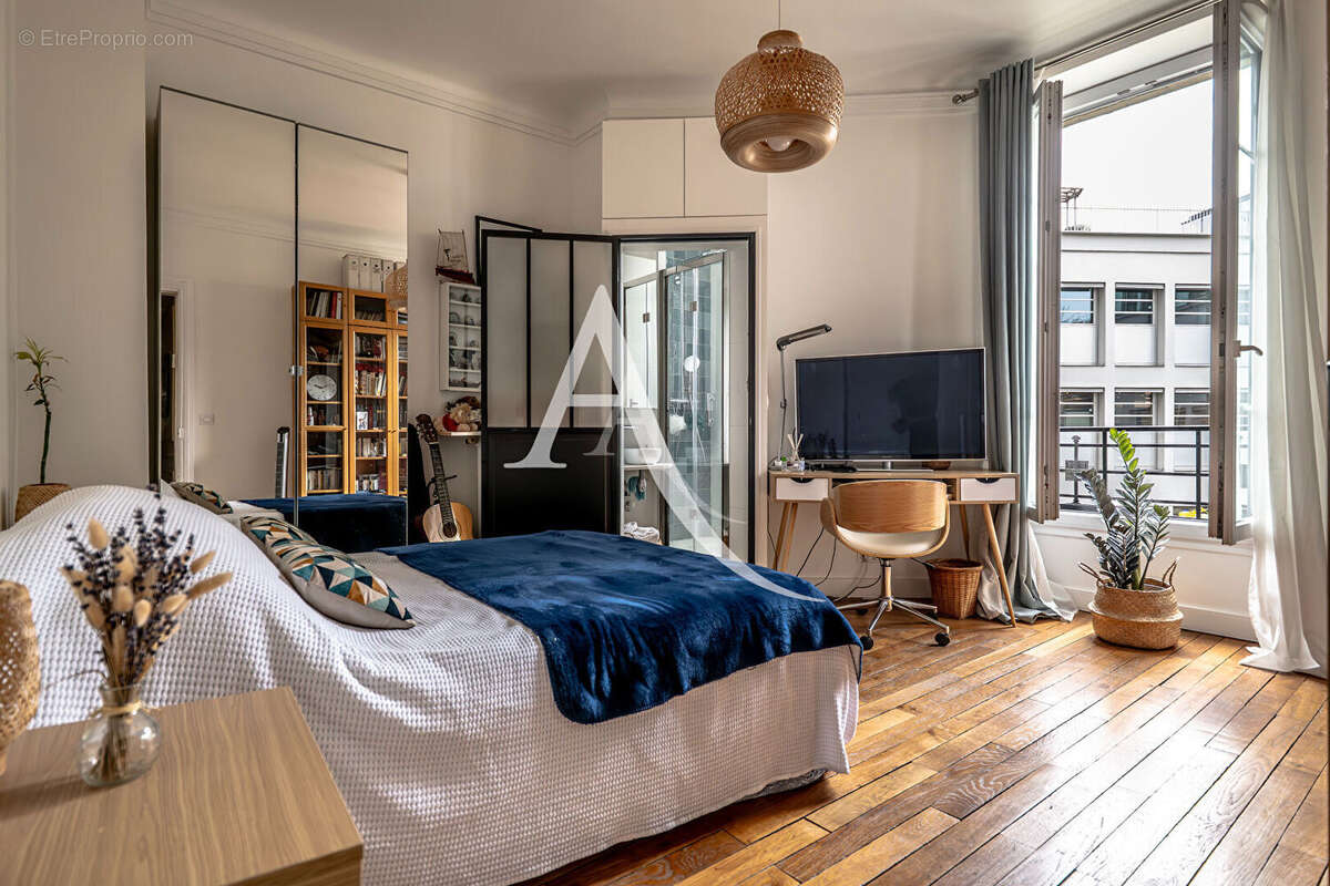 Appartement à PARIS-11E