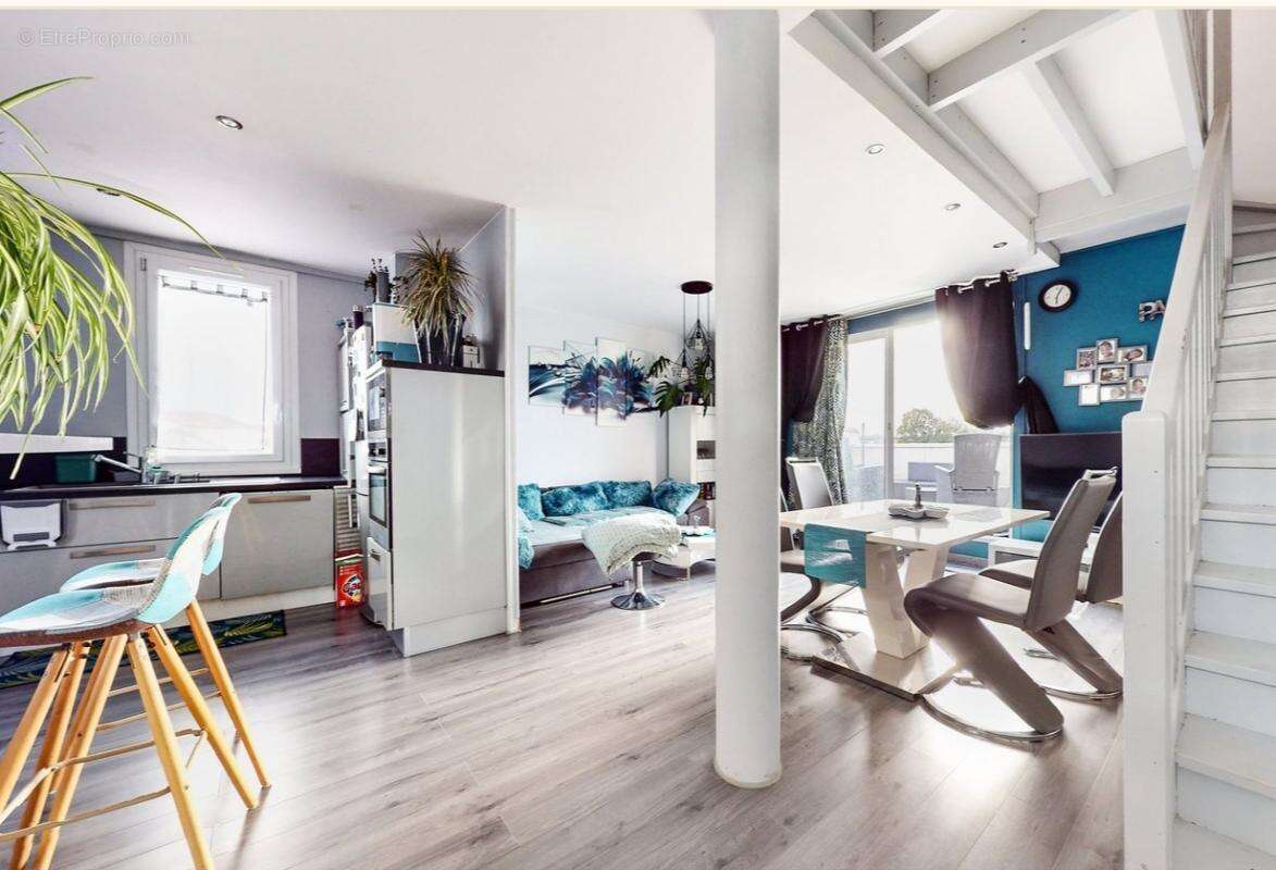 Appartement à MOISSY-CRAMAYEL