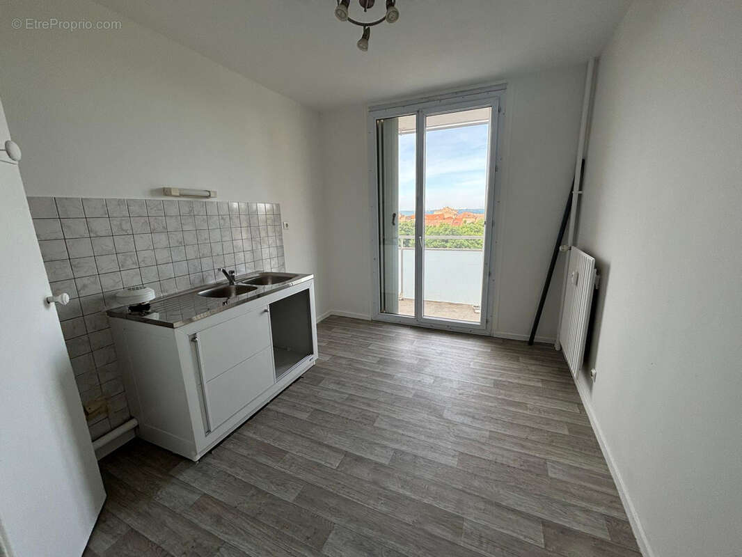 Appartement à PORT-DE-BOUC