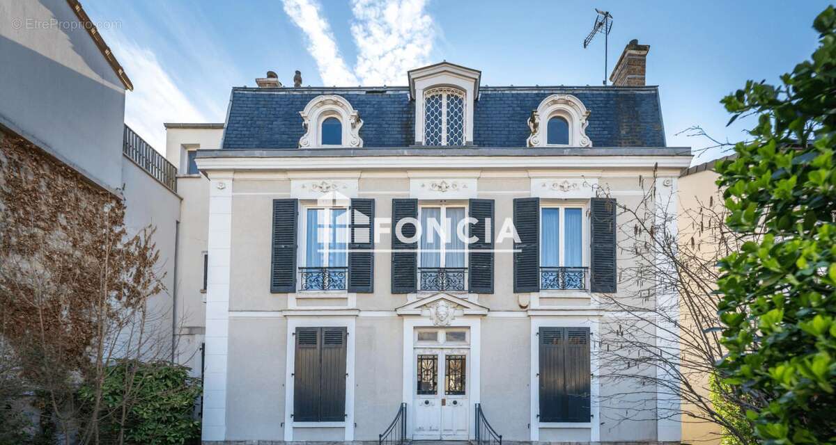 Appartement à NANTERRE