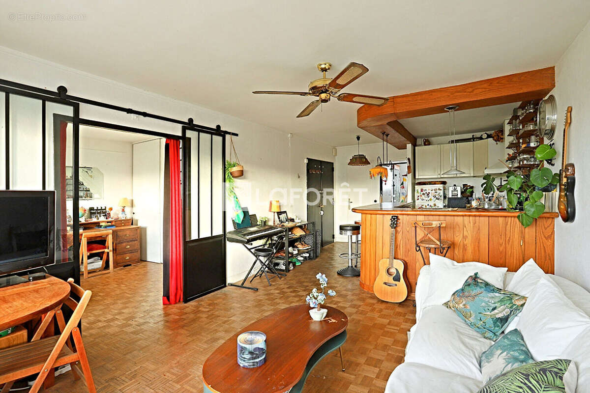 Appartement à PARIS-14E