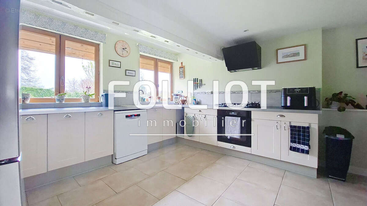 Maison à SAINT-GEORGES-DE-LIVOYE