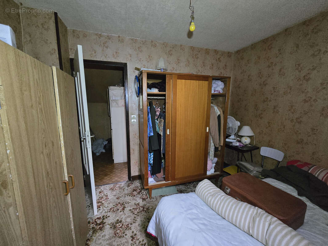 Maison à LA CHAPELLE-SAINT-LAURIAN