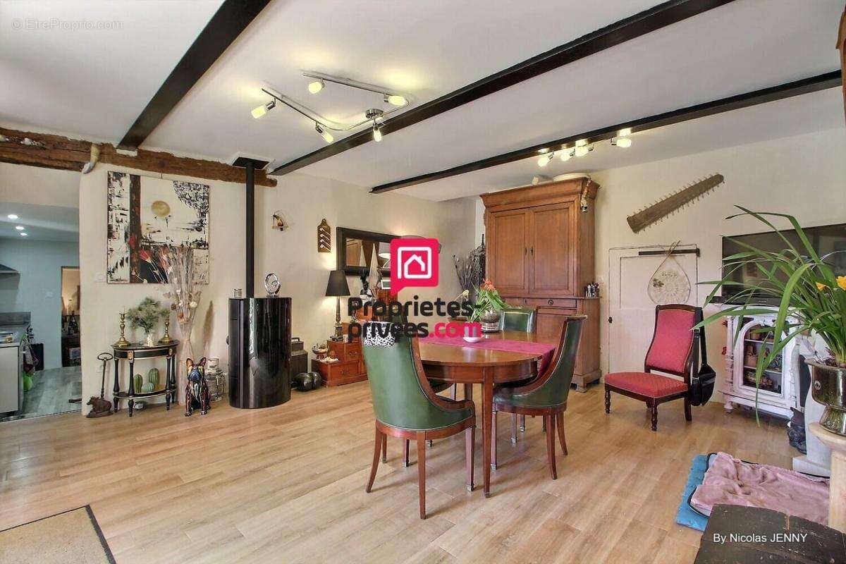 Maison à SUZE-LA-ROUSSE