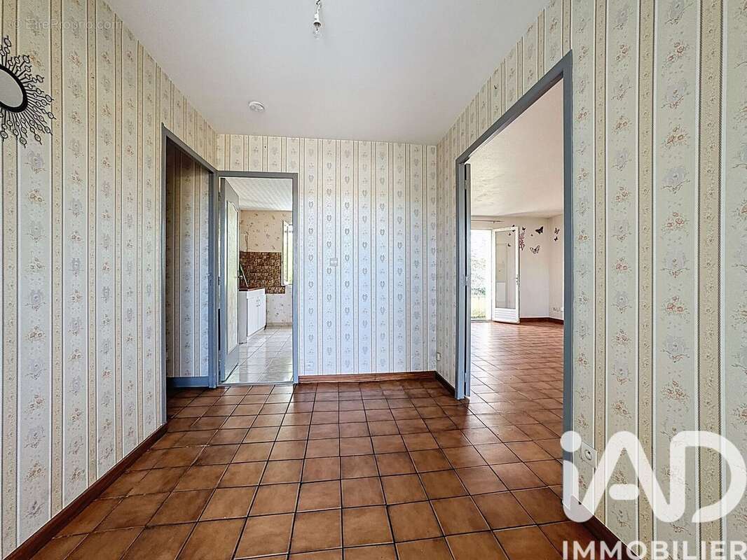 Maison 90 m² à Saint-Yrieix-Sur-Charente  - photo 8