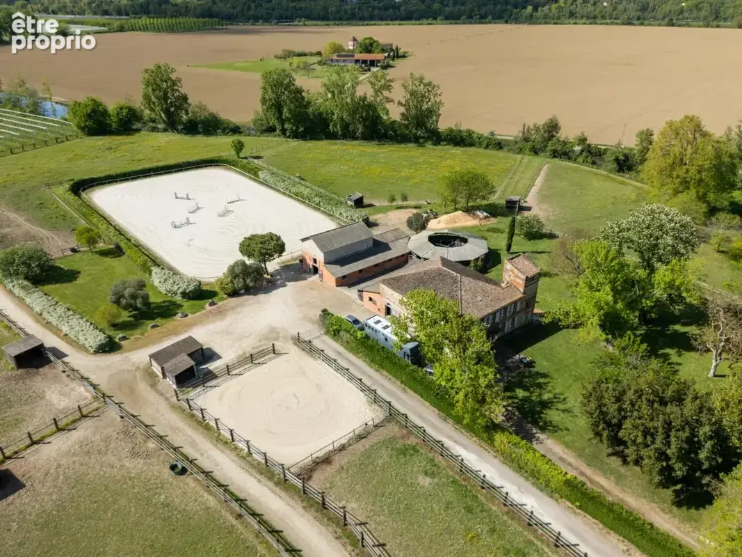 Maison 198 m² à Saint-Nicolas-De-La-Grave  - photo 4