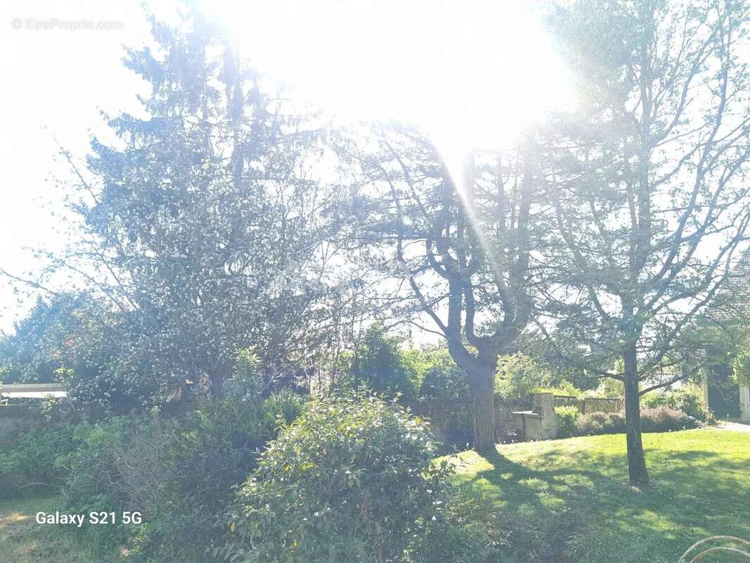 Maison à SAINT-ETIENNE-DE-MONTLUC