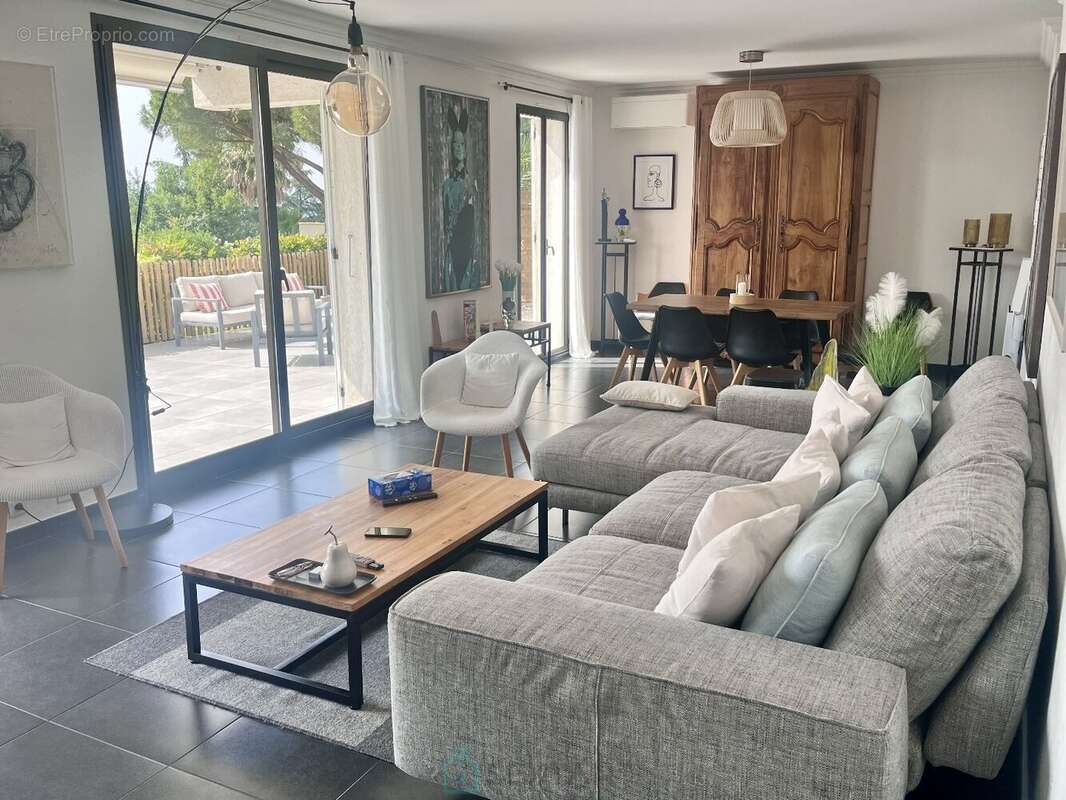 Appartement à VILLENEUVE-LOUBET