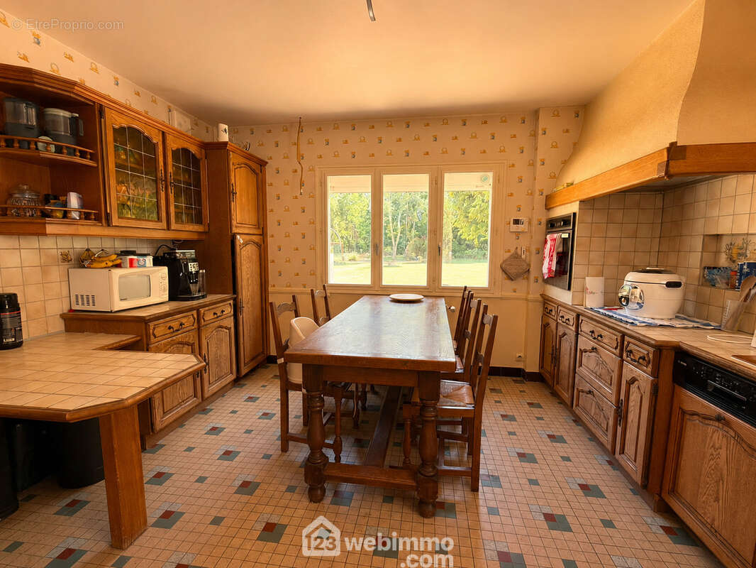 Maison 98 m² à Longue-Jumelles  - photo 3