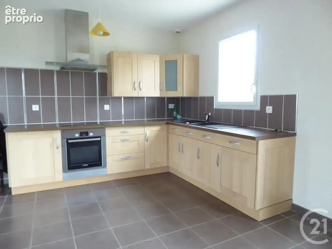 Maison 4 pièces 92 m² à vendre à Saint-Sernin-Du-Bois (71200) - photo 2