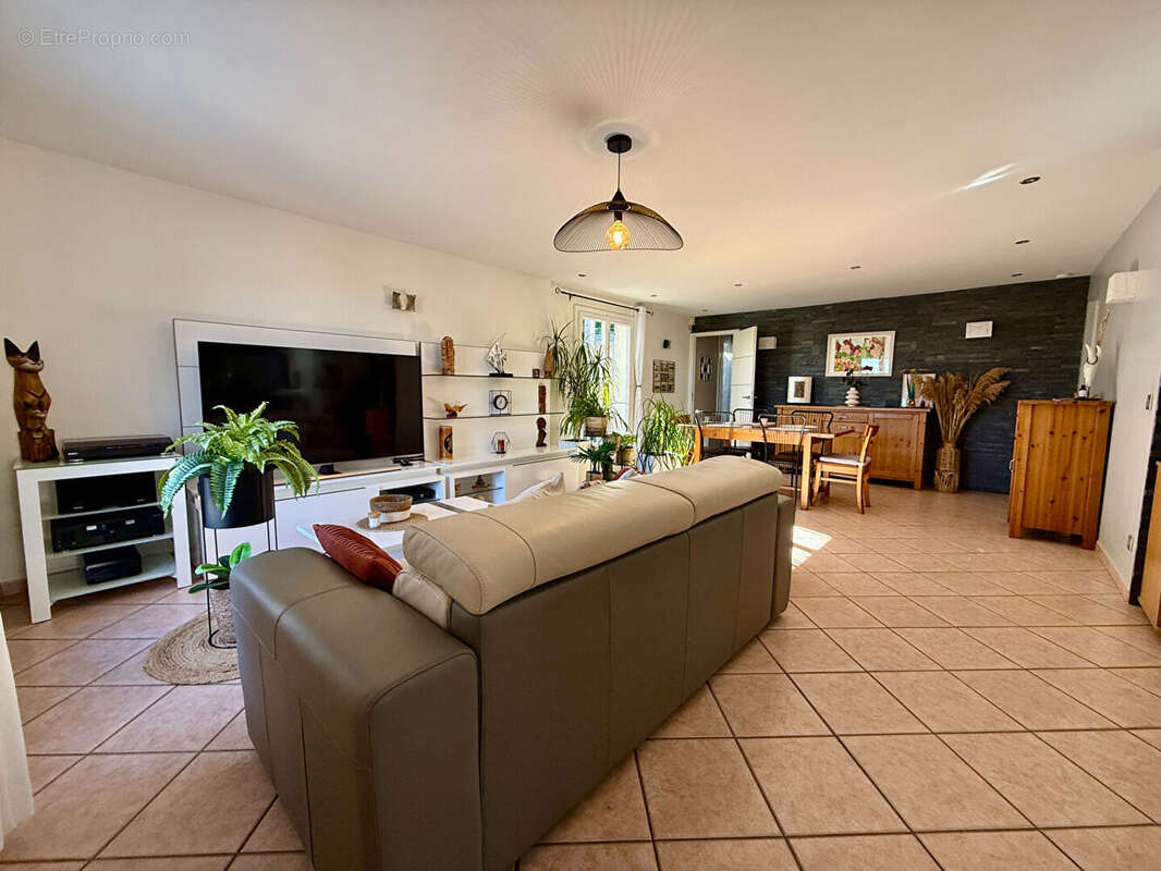 Maison à SAINT-MAXIMIN-LA-SAINTE-BAUME