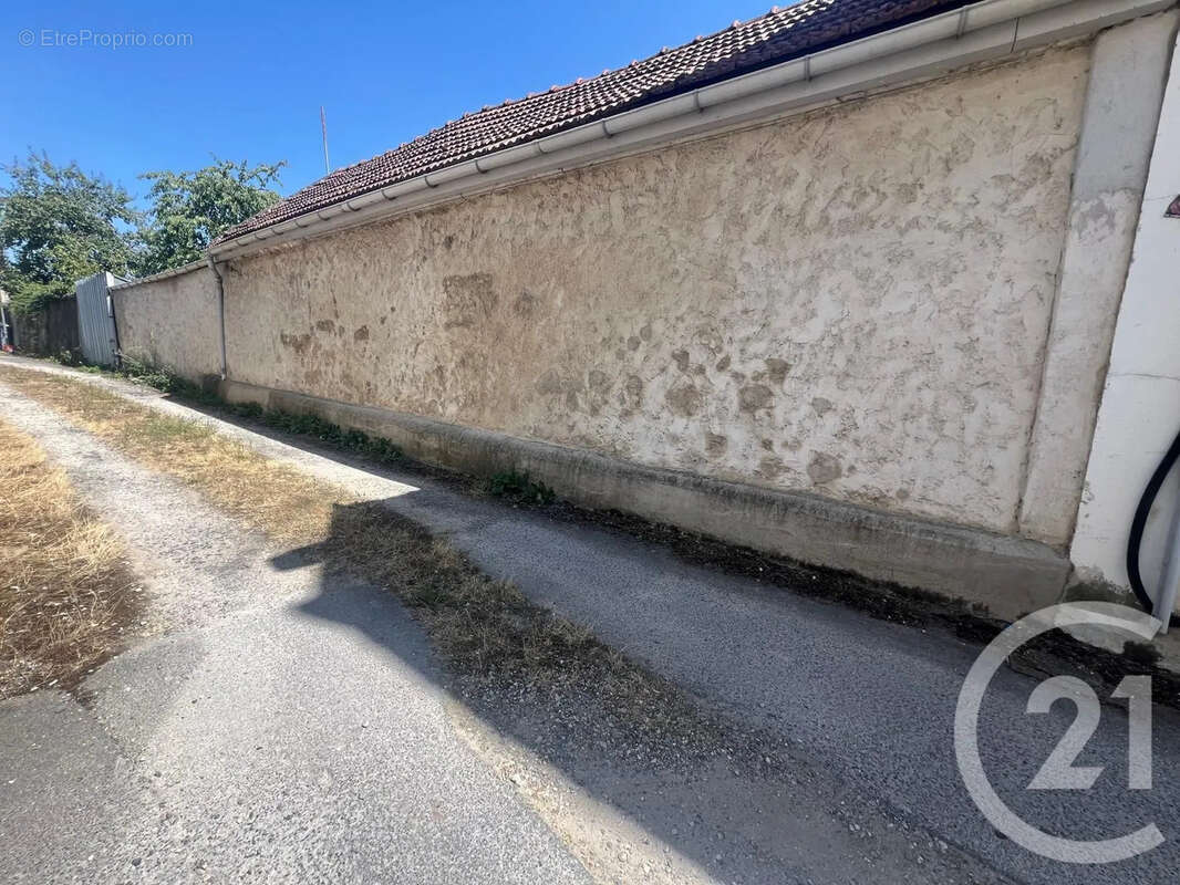 Terrain 253 m² à Juilly  - photo 4