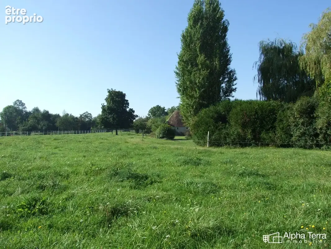 Photo Terrain à Saint-Georges-En-Auge au prix de 75 600€