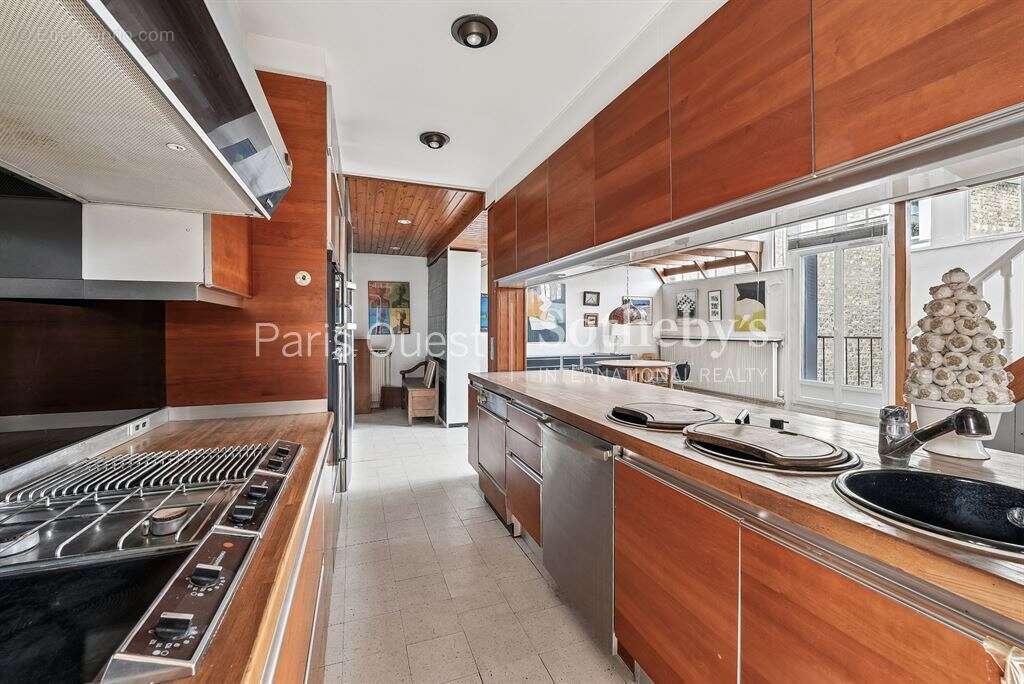 Appartement à PARIS-17E