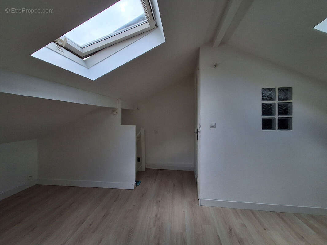 Appartement à CORBEIL-ESSONNES