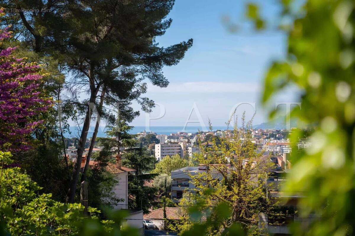 Appartement à LE CANNET