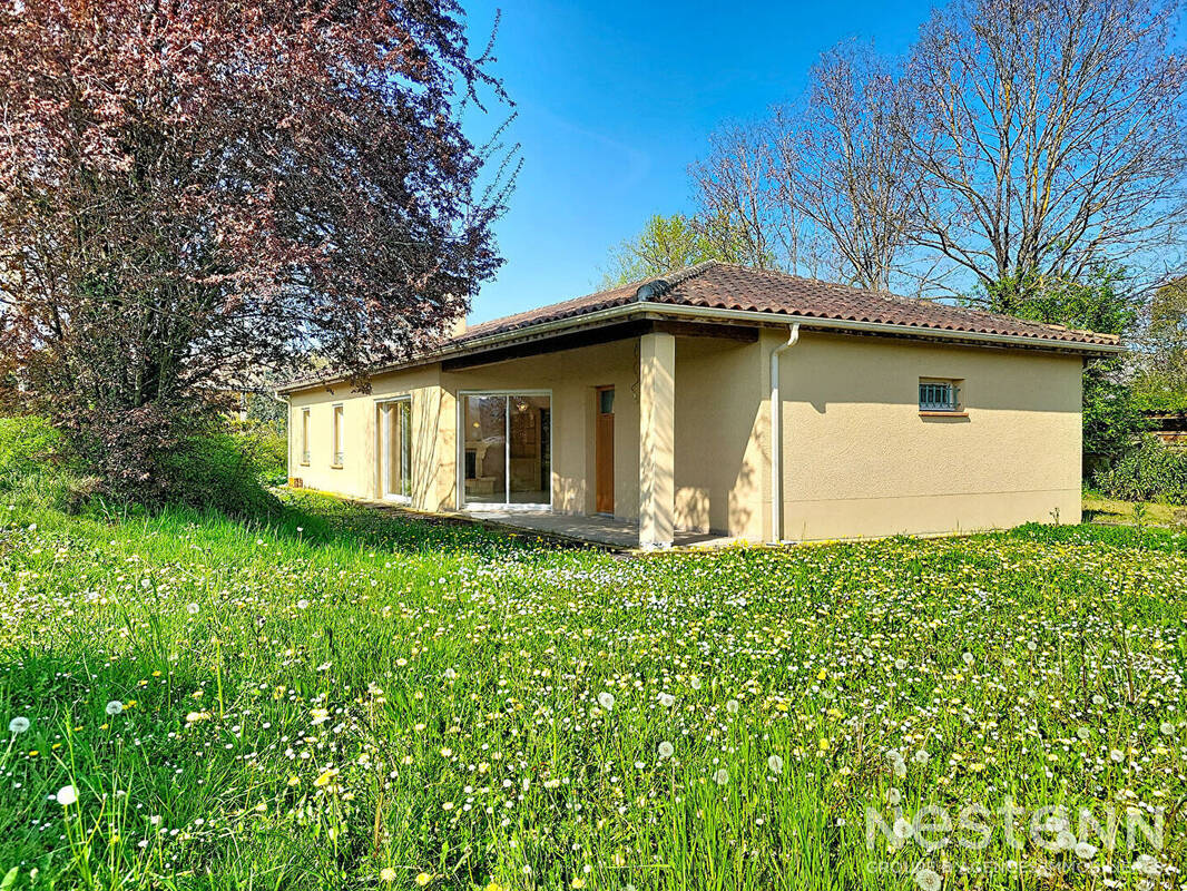 Maison à CASTERA-VERDUZAN