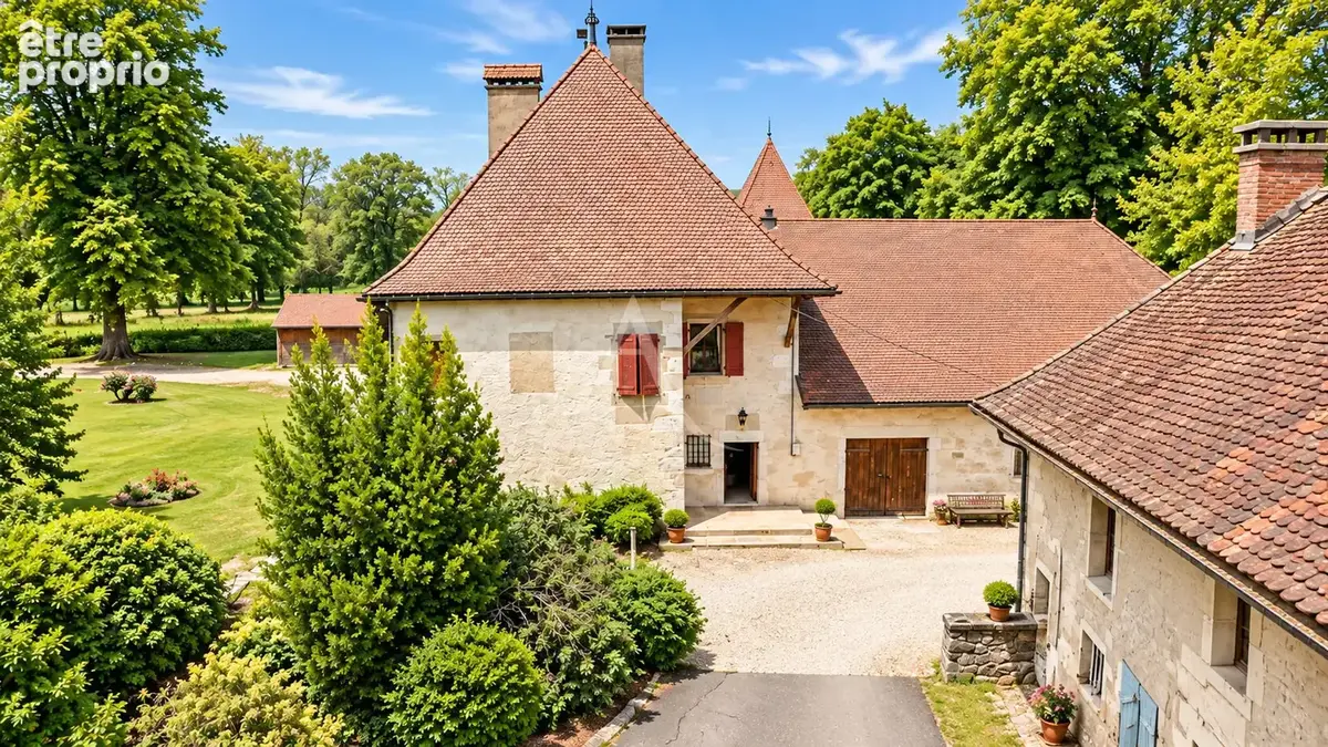 Château à Chilly - 215 m² habitables et dépendances sur 5 126 m² - photo 16