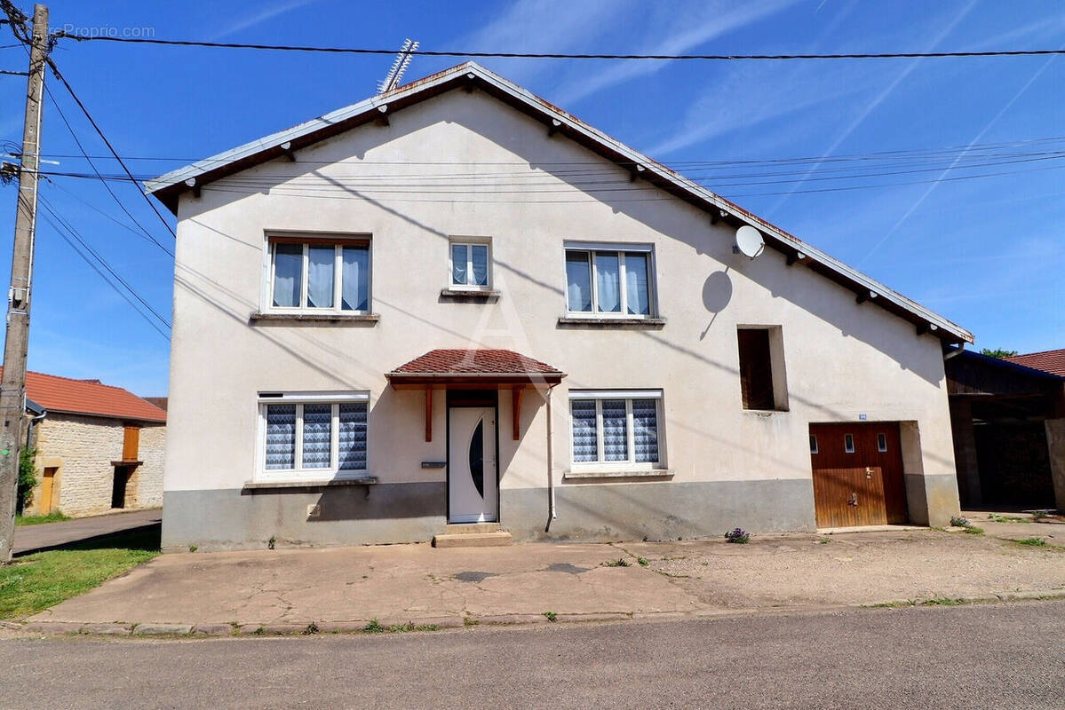 Maison à MEURCOURT