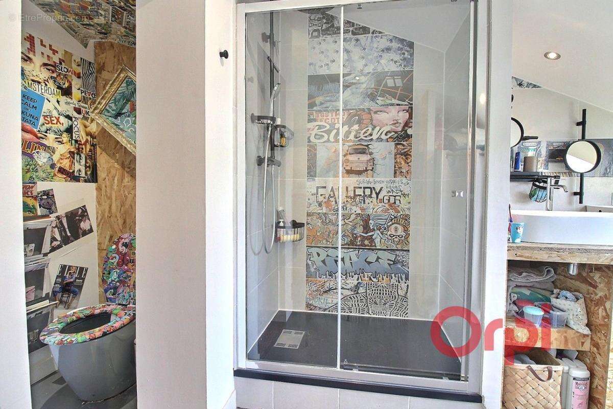 Appartement à MARSEILLE-4E