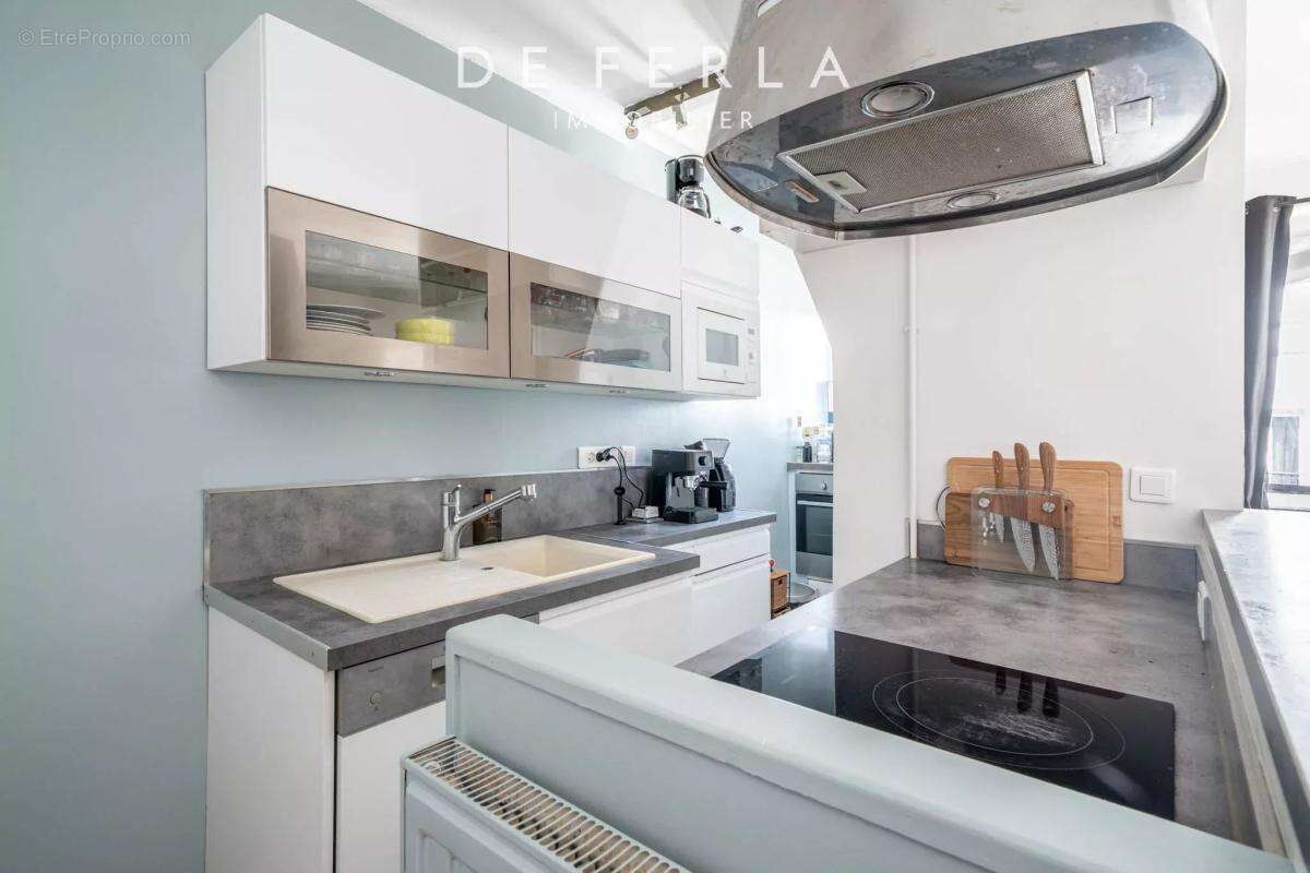 Appartement à PARIS-14E