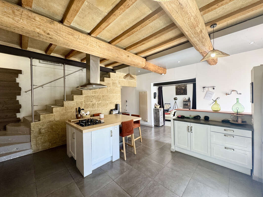 Maison à GALLARGUES-LE-MONTUEUX