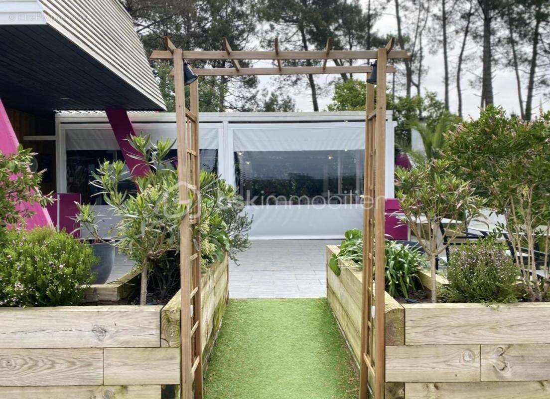 Commerce à LA TESTE-DE-BUCH