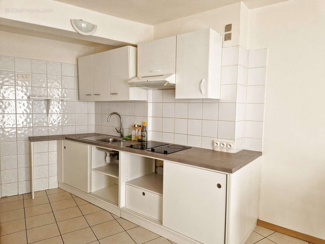 Toulon Haute-ville, T3 avec 2 chambres - photo 5