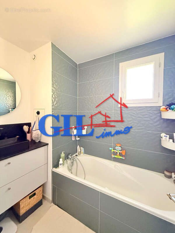 Maison à SAVIGNY-LE-TEMPLE