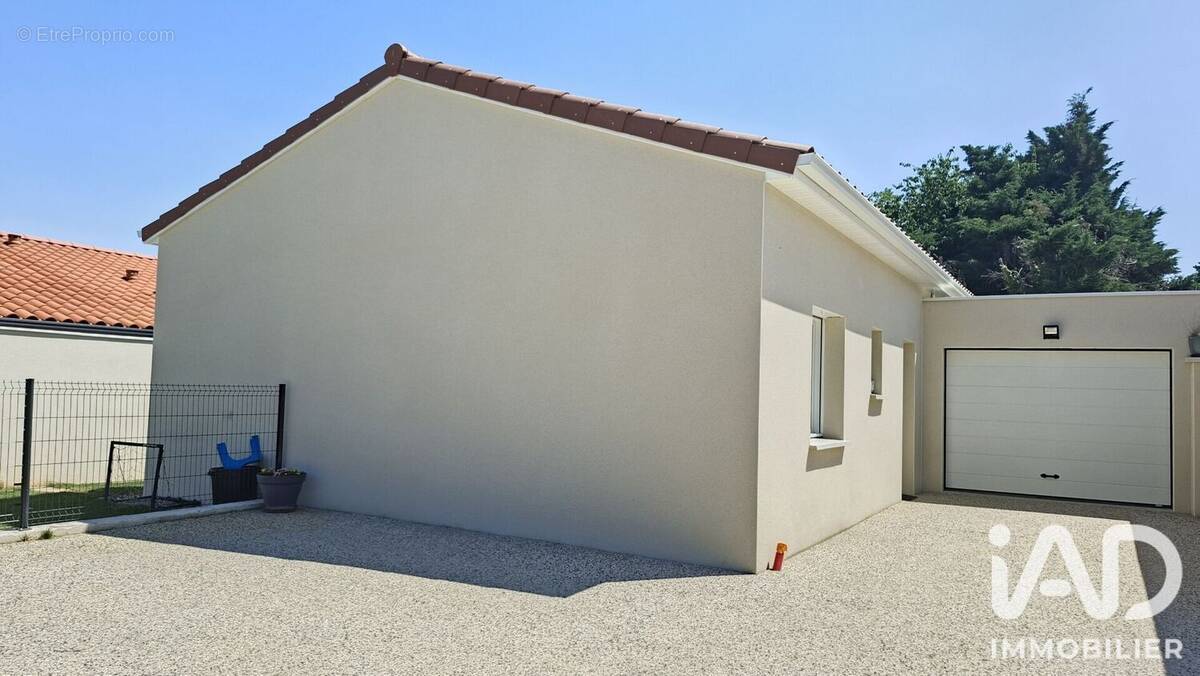Photo 1 - Maison à DAVEZIEUX