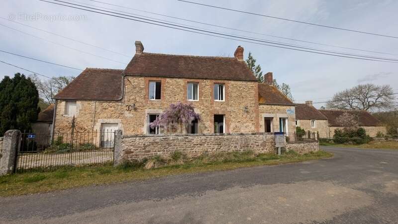 Maison à LE CERCUEIL