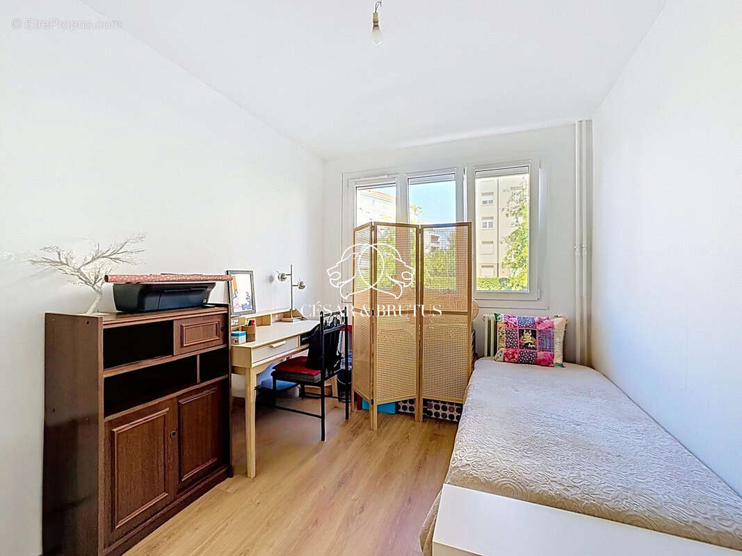 Appartement 74 m² à Bourgoin-Jallieu  - photo 7
