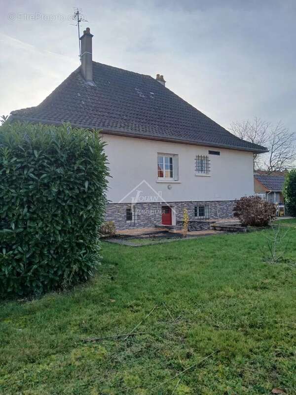 Maison à VARENNES-SUR-ALLIER