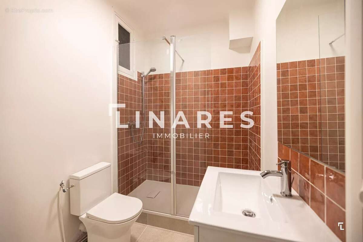 Appartement à MARSEILLE-5E