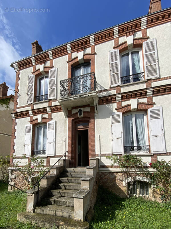 Maison à MONTEREAU-FAULT-YONNE