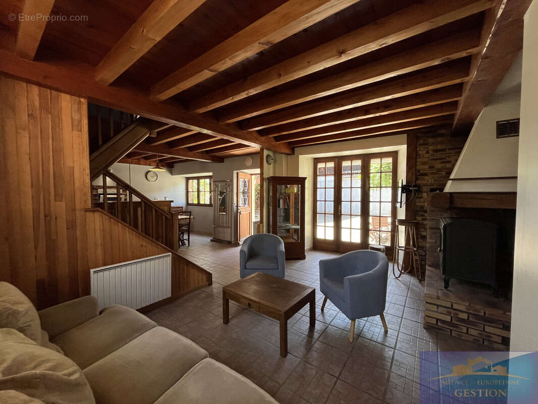 Ensemble immobilier à fort potentiel en centre-ville d’argelès-gazost ! - photo 6