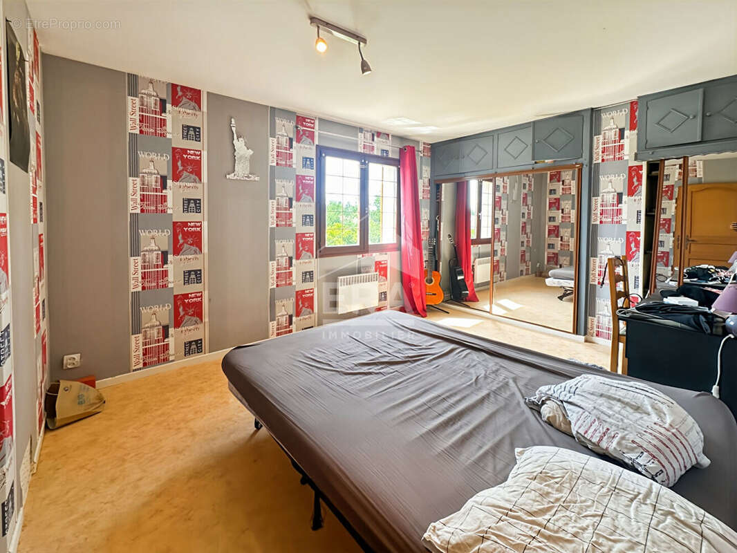 BERRY-AU-BAC Maison individuelle de 120 m² avec jardin, garage et dépendance - photo 6