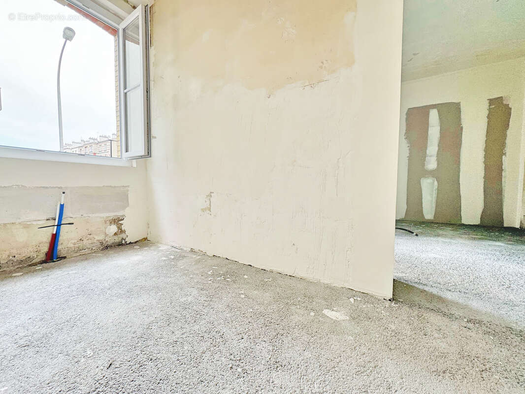 Appartement à COURBEVOIE