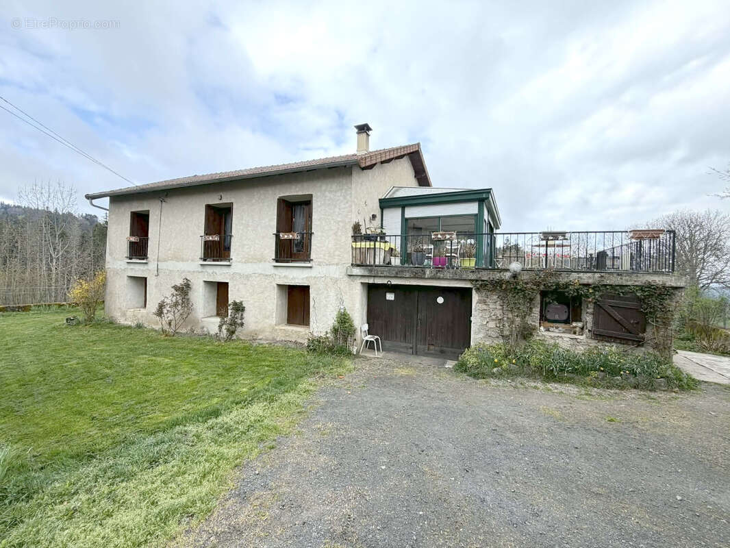 Maison à FELINES